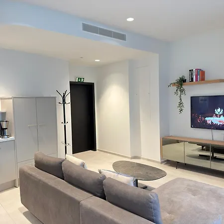 Daire Cozy Mercury Tower With Rooftop Pool By Arcocollection
