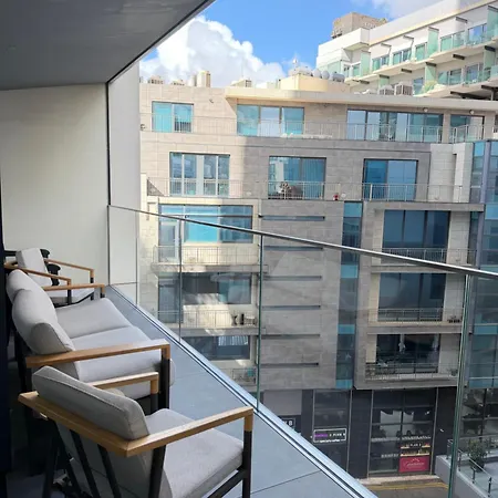 Daire Cozy Mercury Tower With Rooftop Pool By Arcocollection